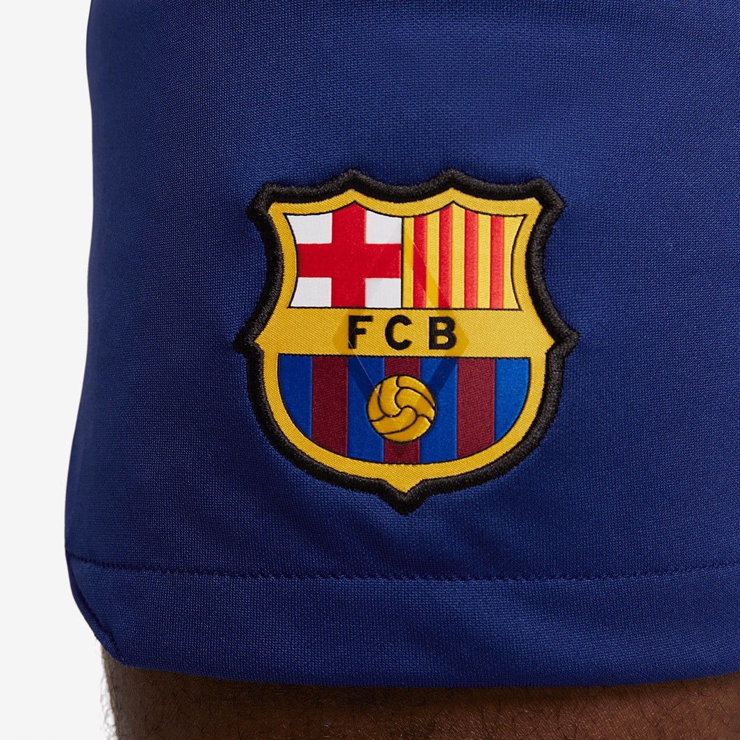 Shorts Nike FC Barcelona 2023/24 I Torcedor, detalhe do escudo