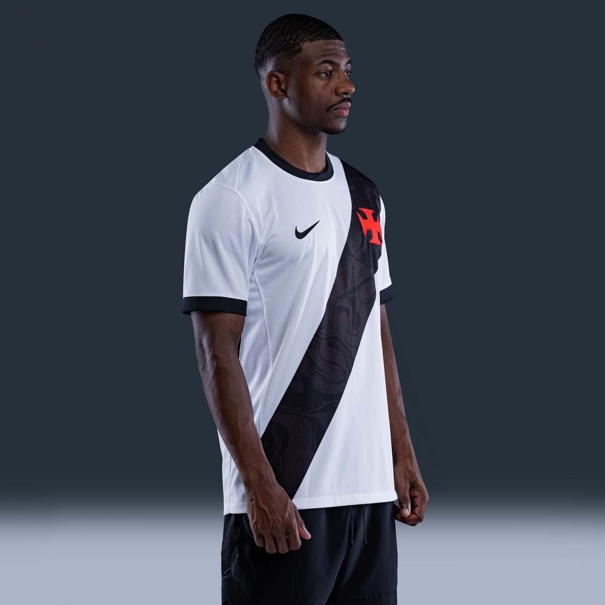 Camisa Nike Vasco 2026/27 II T. MENDES N° 23, vista de costas