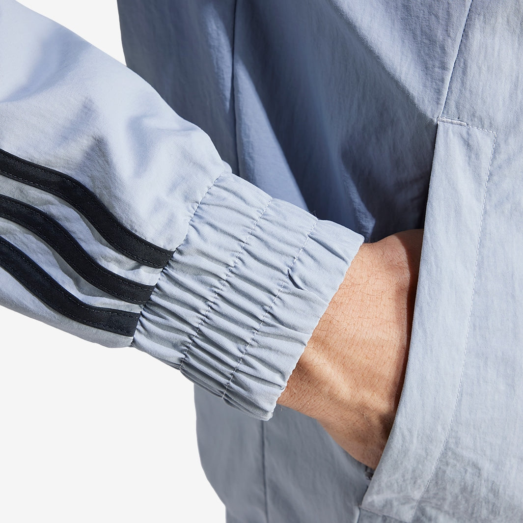 Jaqueta Adidas Juventus FC 2023/24, detalhe da gola