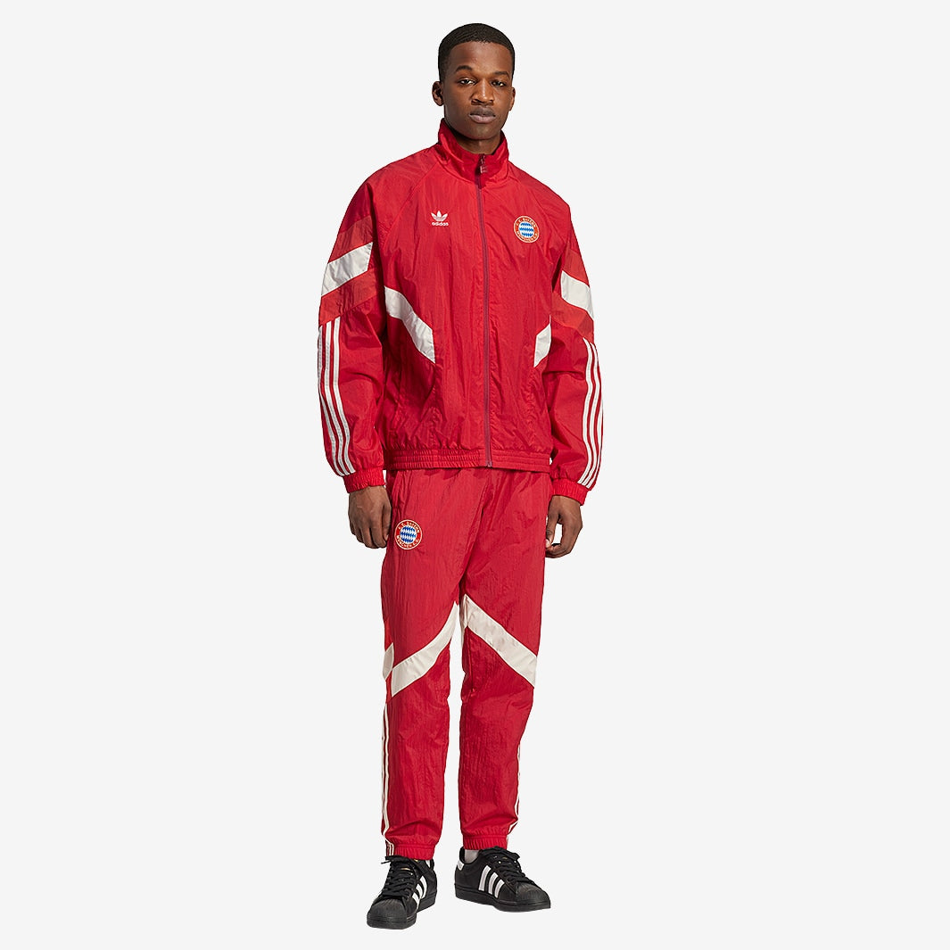 Jaqueta Adidas Originals Bayern de Munique 2024/25, vista de frente