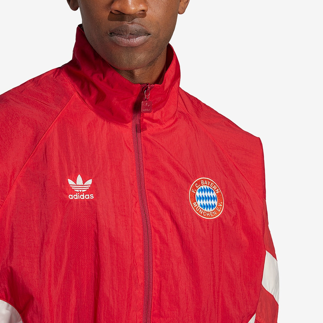 Jaqueta Adidas Originals Bayern de Munique 2024/25, vista de costas