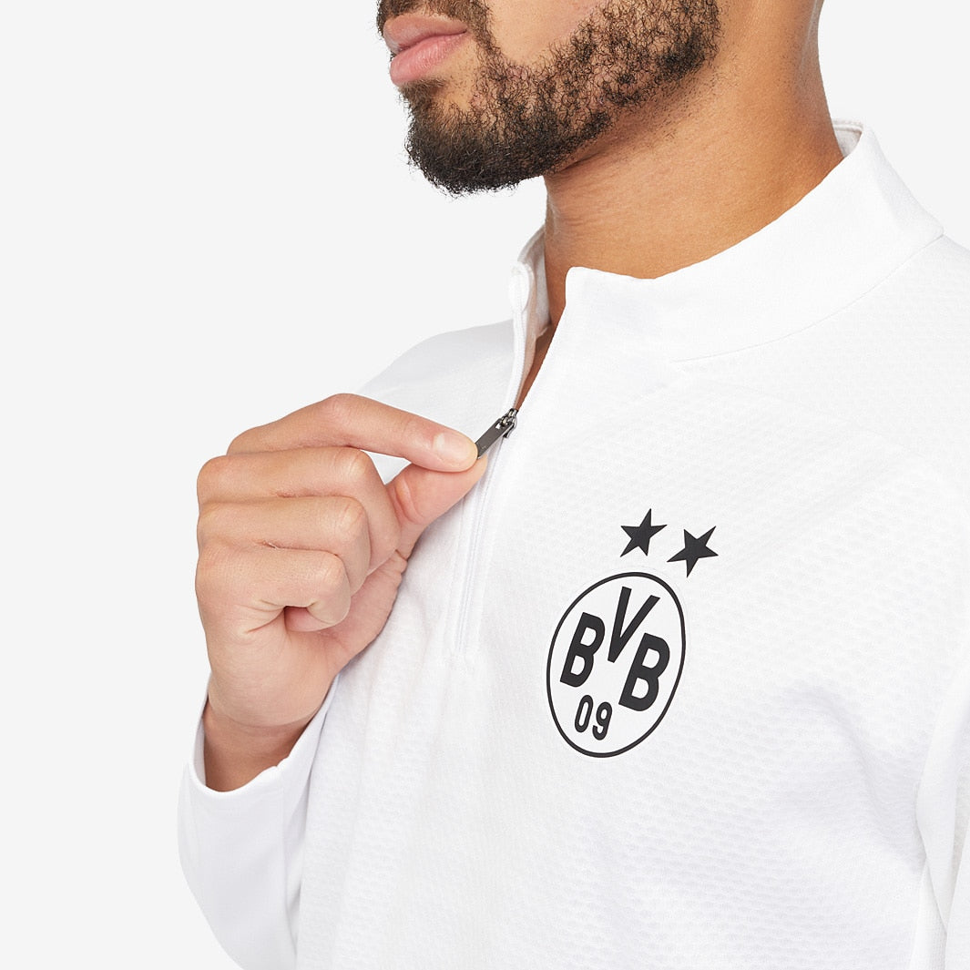 Jaqueta Puma Borussia Dortmund 2024/25, detalhe do escudo