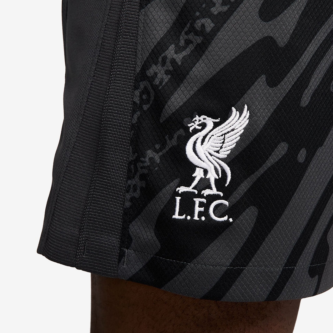 Shorts Nike Liverpool FC 2024/25 Torcedor, detalhe da gola