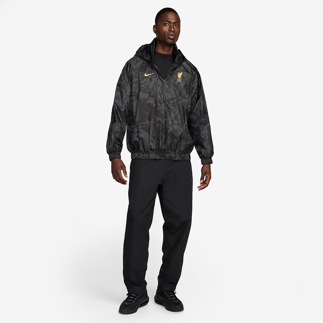Jaqueta de Inverno Nike Liverpool FC 2024/25, vista de frente