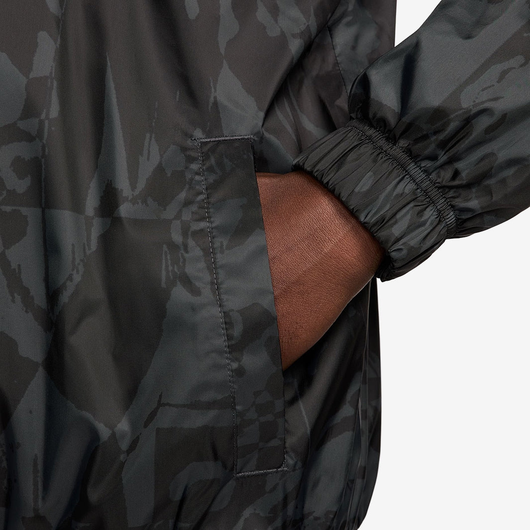 Jaqueta de Inverno Nike Liverpool FC 2024/25, detalhe da gola