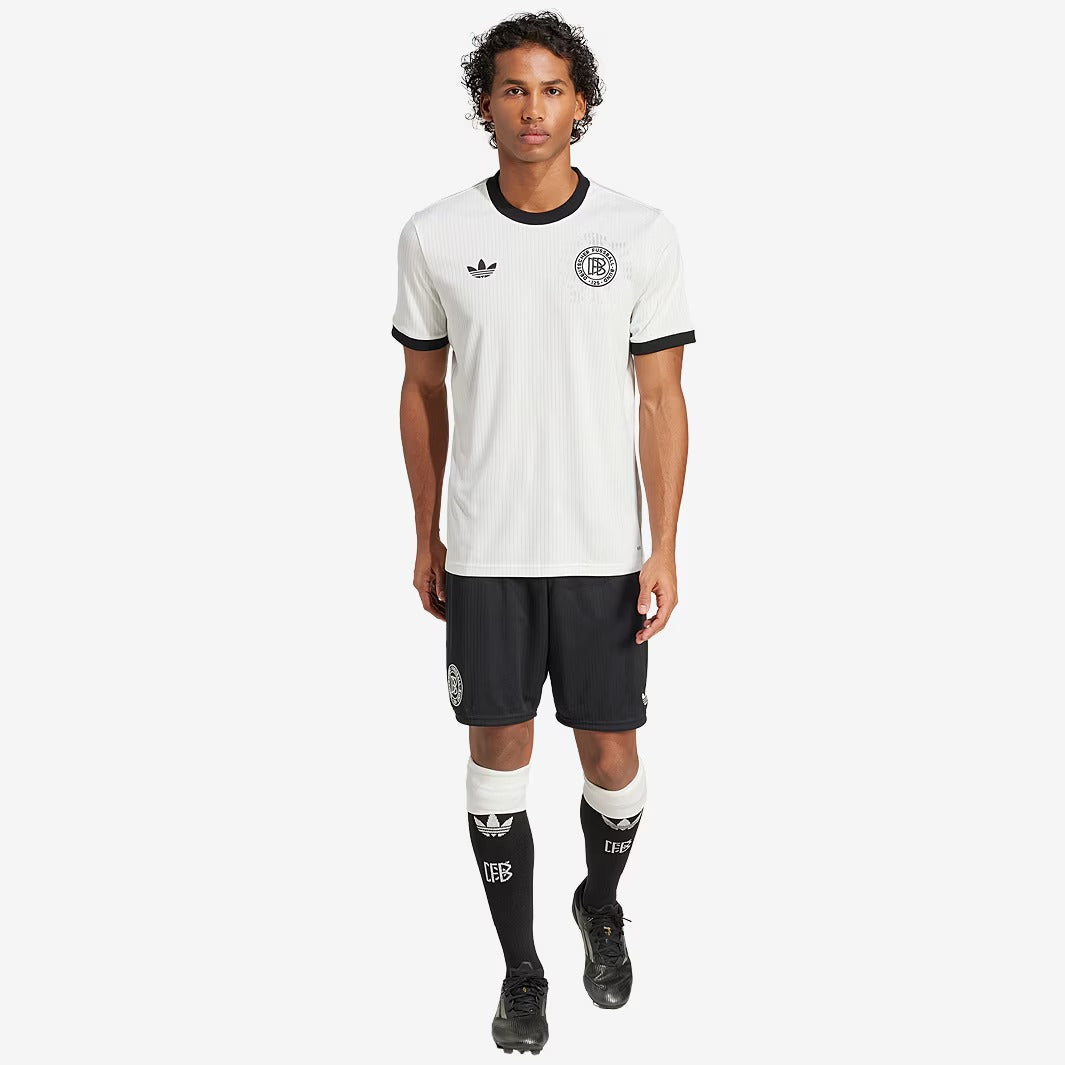 Camisa Adidas Originals Alemanha 2024 Edição Especial 125 Anos, vista de frente