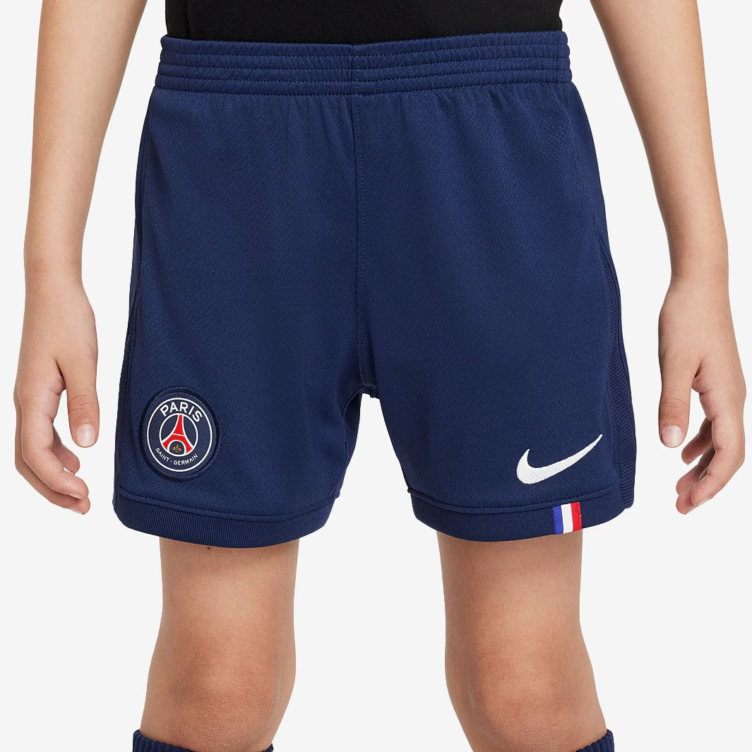 Conjunto Infantil Nike Paris Saint Germain 2025/26 I, detalhe do escudo