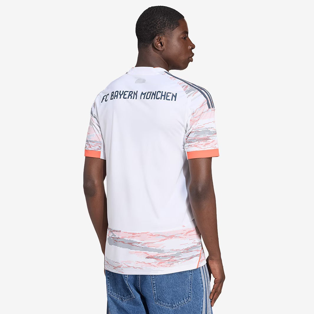 Camisa Adidas Bayern de Munique 2025/26 II Torcedor, detalhe da manga