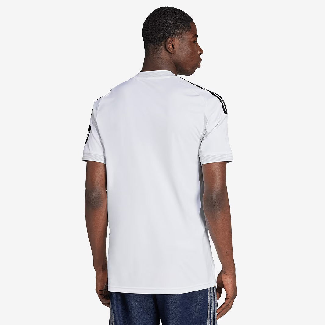 Camisa Adidas Real Madrid 2025/26 I Torcedor, detalhe do escudo