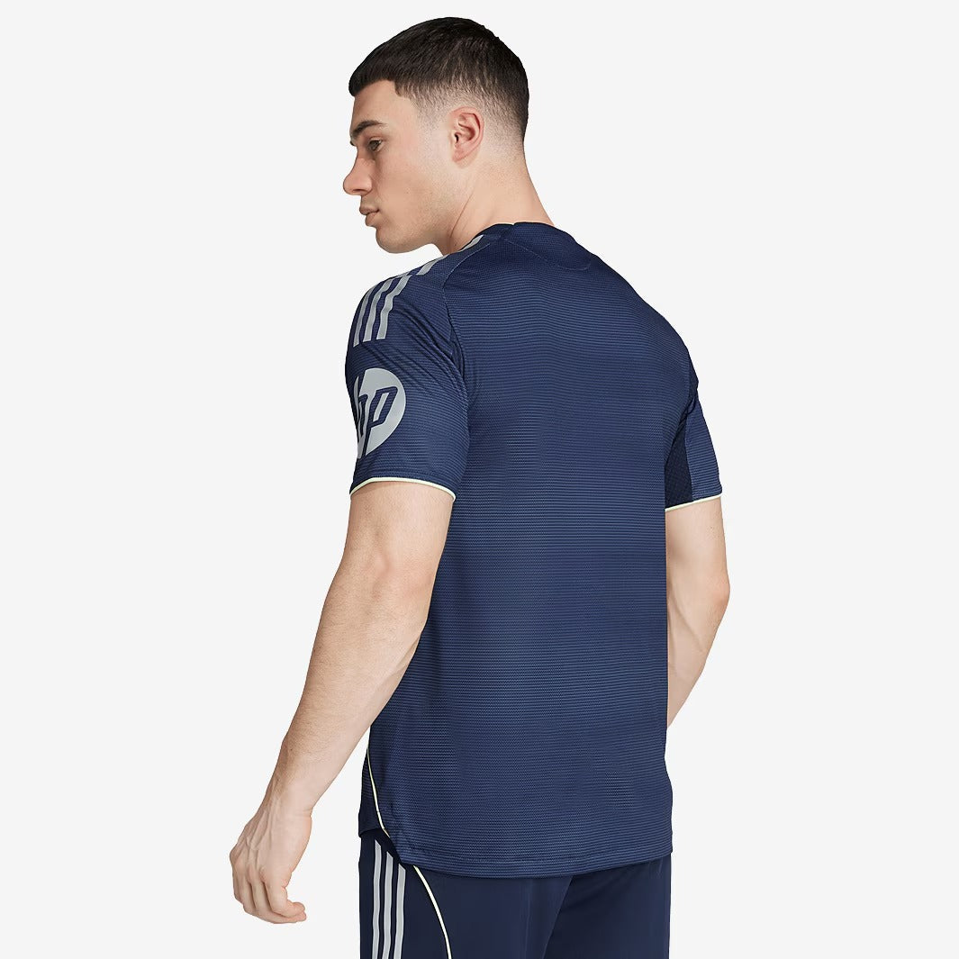 Camisa Adidas Real Madrid 2025/26 II Authentic, vista de costas
