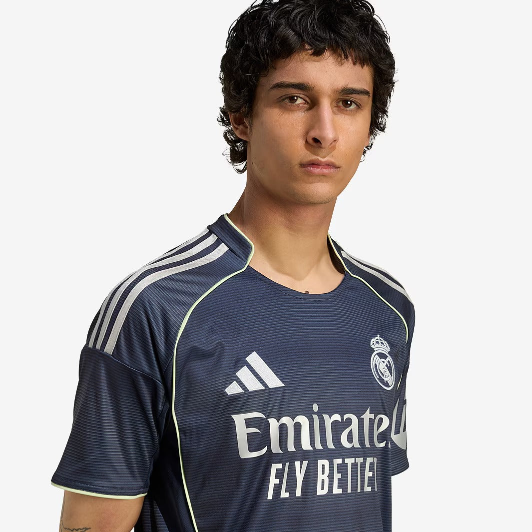 Camisa Adidas Real Madrid 2025/26 II Torcedor, vista de frente