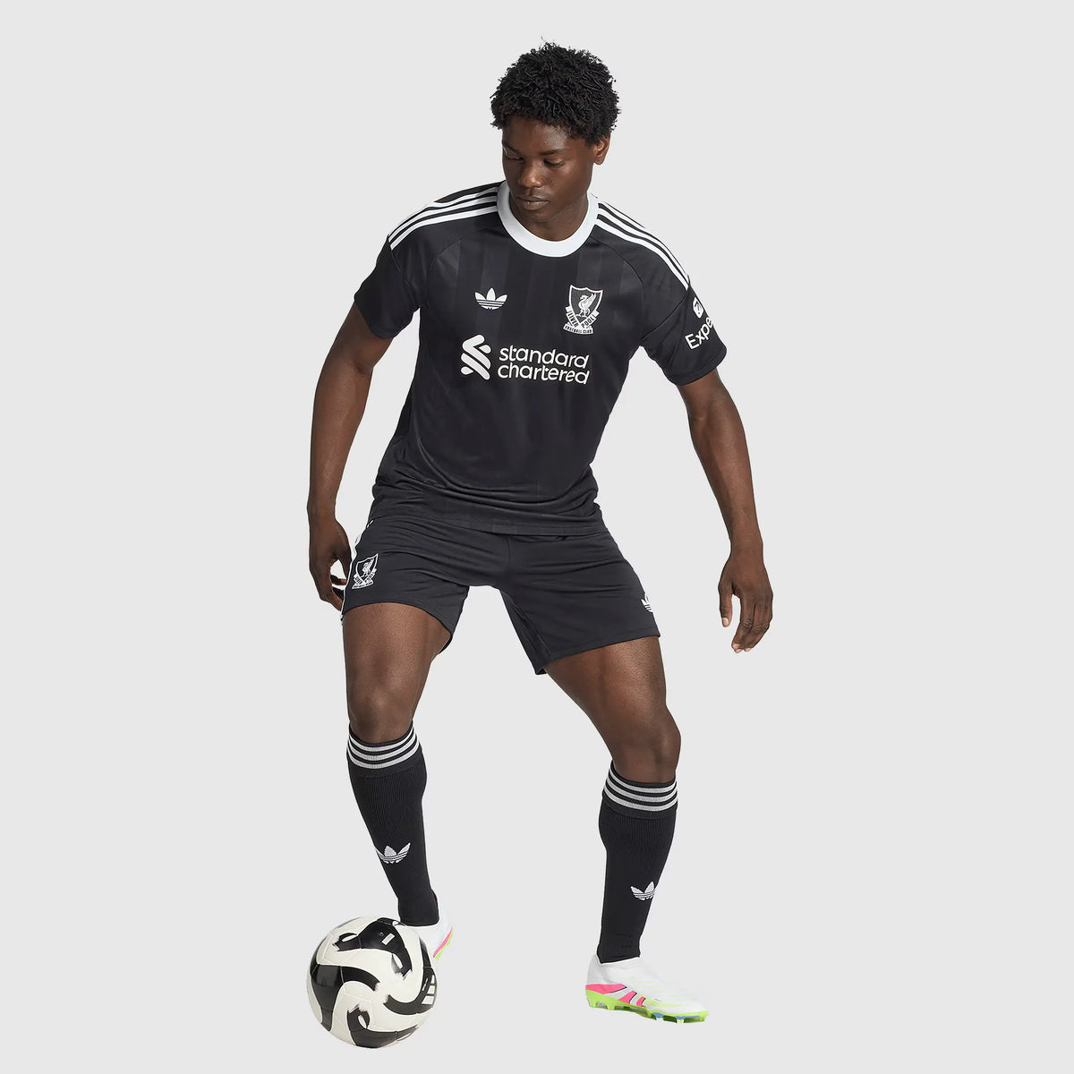 Camisa adidas Liverpool 2025/26 Goleiro na TSN Sports