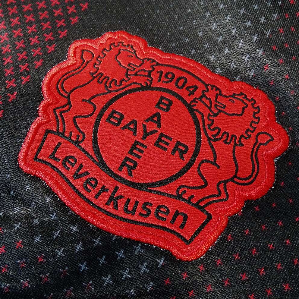 Camisa Bayer Leverkusen 2025/26 I, detalhe da gola