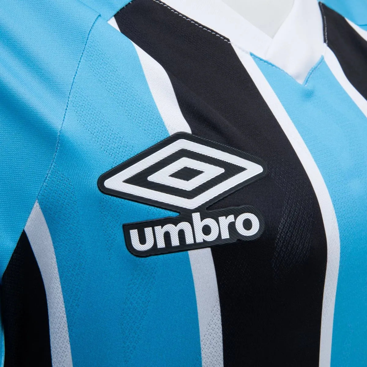 Camisa Feminina Umbro Grêmio 2025/26 I, detalhe da gola
