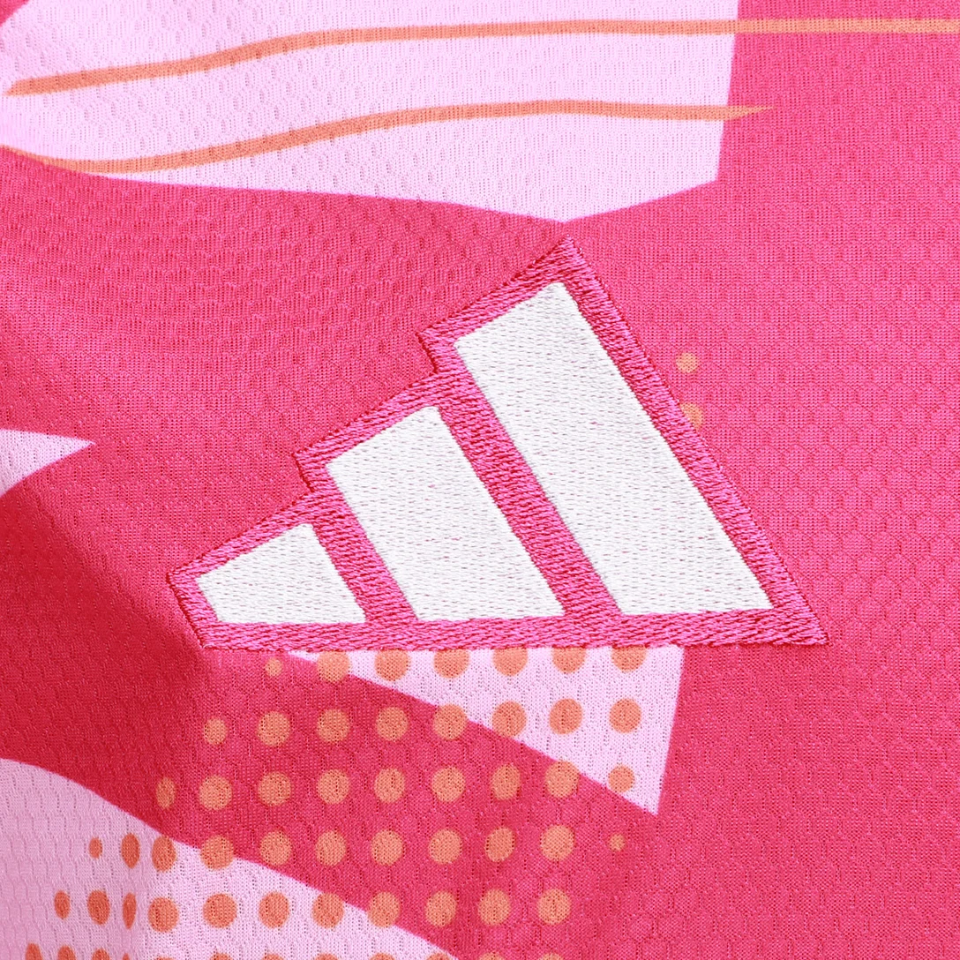 Camisa Adidas Flamengo 2025/26 II Goleiro, detalhe do escudo