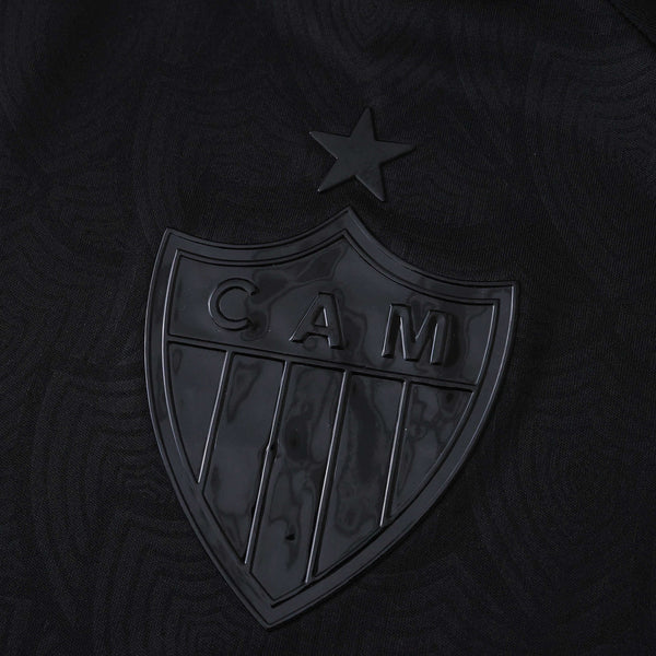 Camisa Atlético Mineiro Sócio Edição Especial 25/26, detalhe do escudo