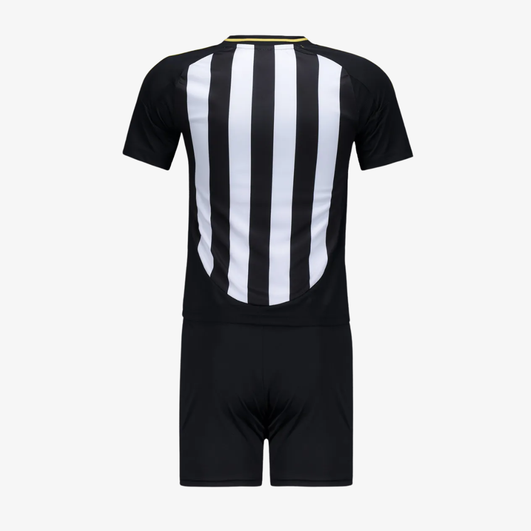 Conjunto Infantil Adidas Atlético Mineiro 2024/25 I, vista de costas