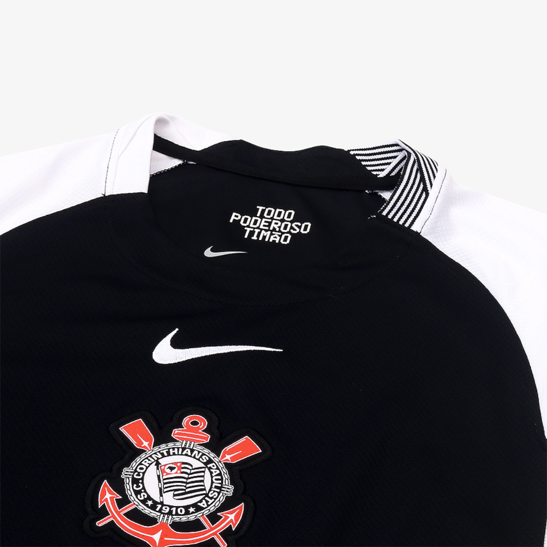 Conjunto Infantil Nike Corinthians 2025/26 II, detalhe da gola