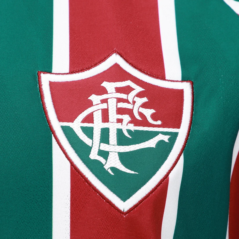 Camisa Umbro Fluminense 2025/26 I, detalhe do escudo