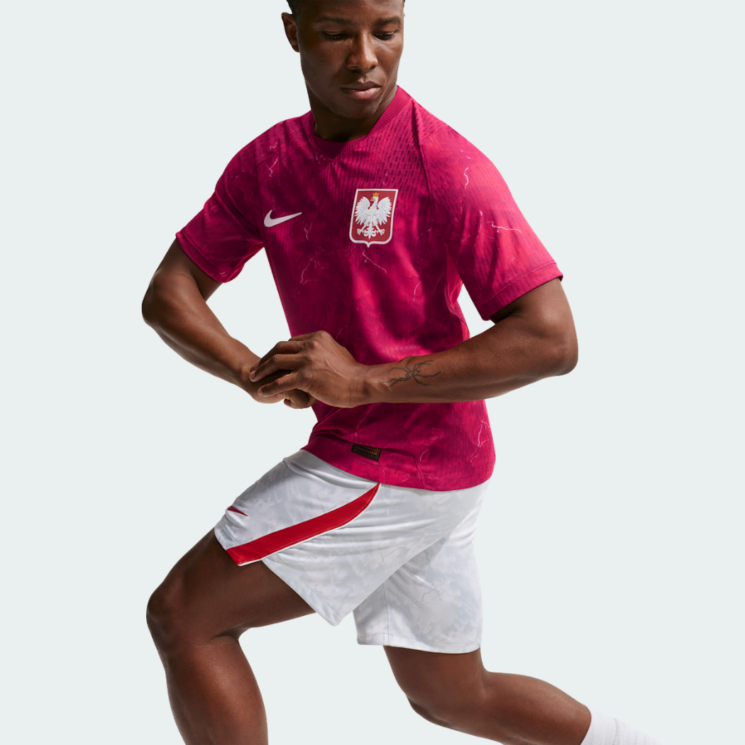 Camisa Polônia 2026/27 II Jogador, detalhe do escudo
