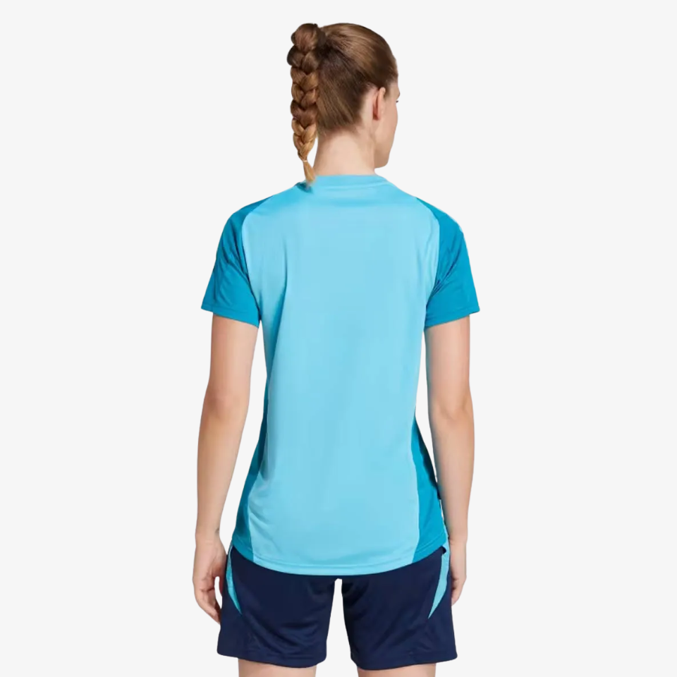 Camisa Adidas Feminina Treino Flamengo 2025/26, vista de costas