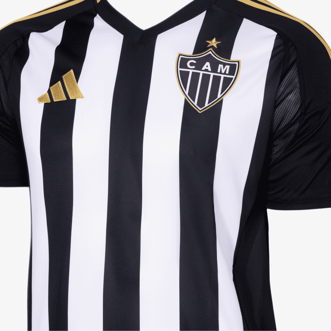 Camisa Adidas Atlético Mineiro 2025/26 I REINIER N° 18, detalhe do escudo