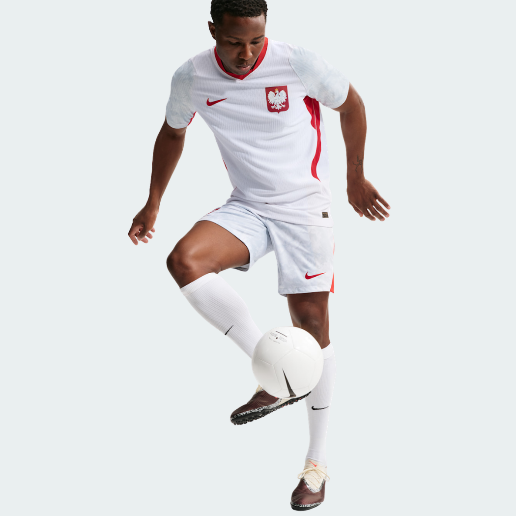 Camisa Polônia 2026/27 I Jogador, detalhe do escudo