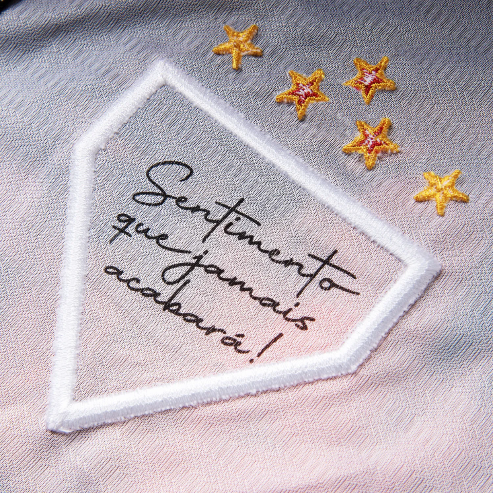 Camisa Feminina New Balance São Paulo 2024/25 III, detalhe da gola