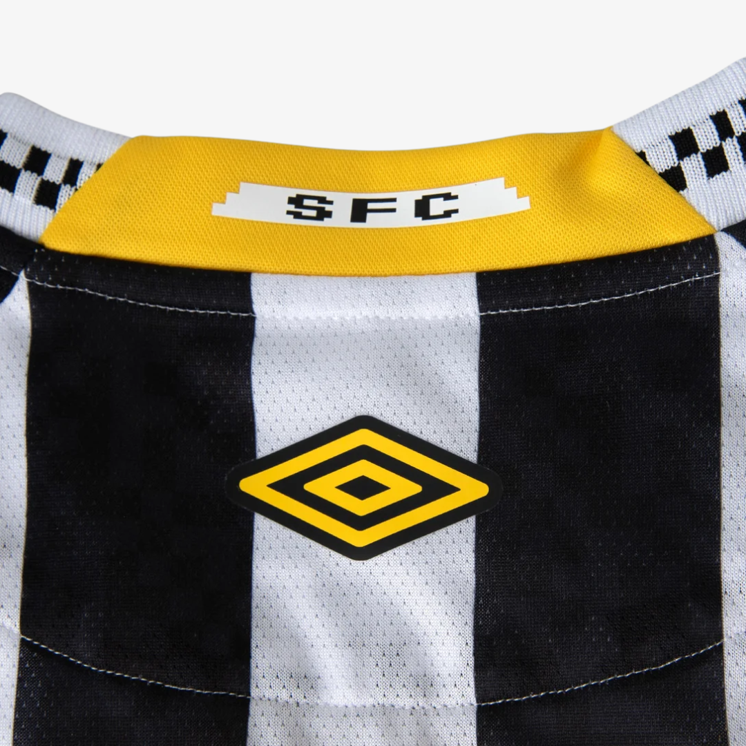 Camisa Masculina Umbro Santos Torcedor 2025/26 II, detalhe da gola