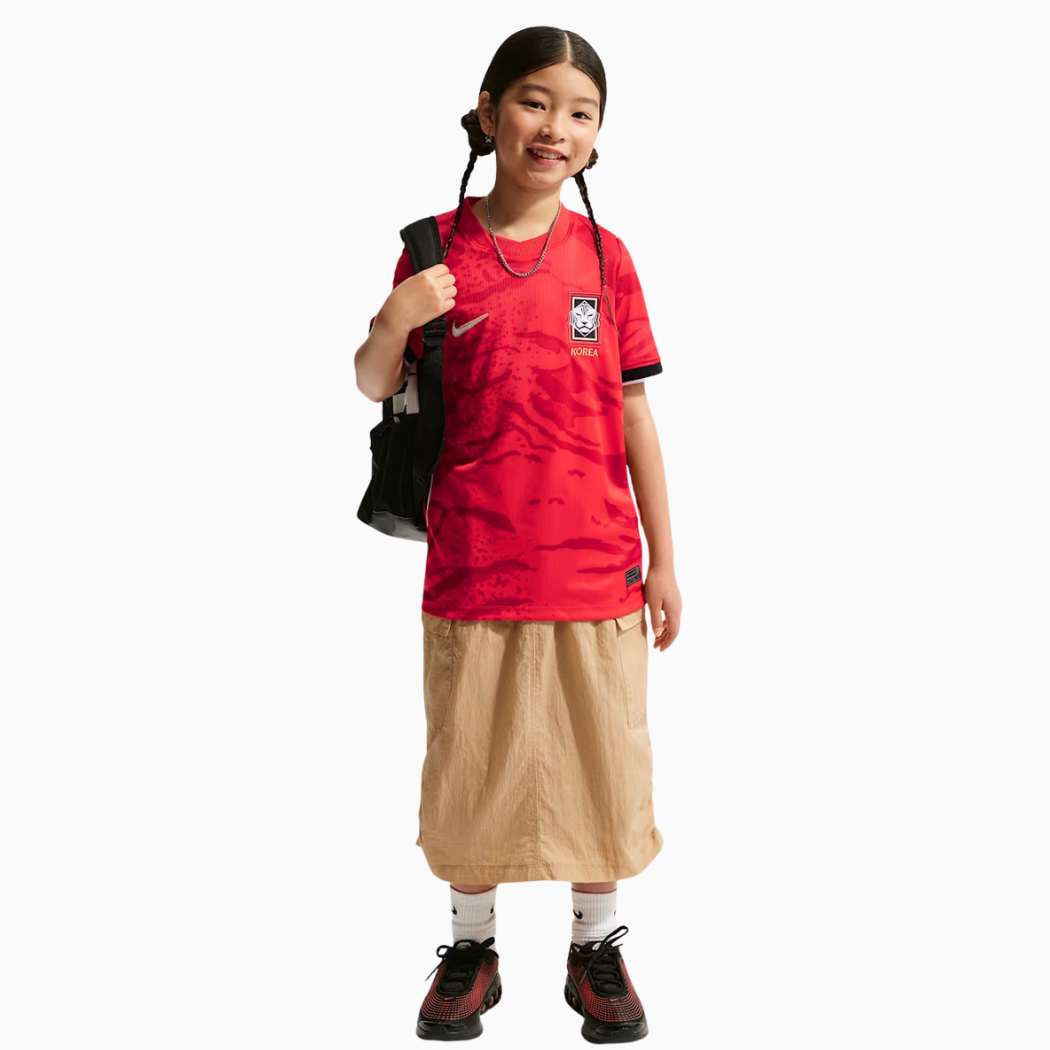 Conjunto Infantil Coréia do Sul 2026/27 I Kit, detalhe do escudo