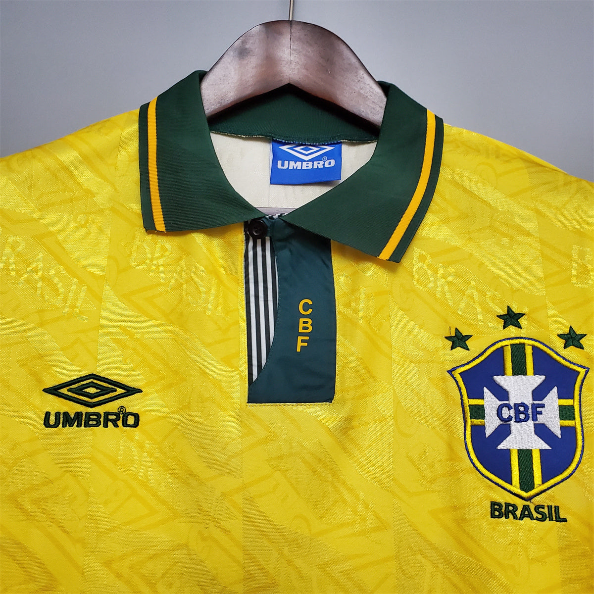 Camisa Seleção Brasil Home - Retrô 1991/92, detalhe da gola