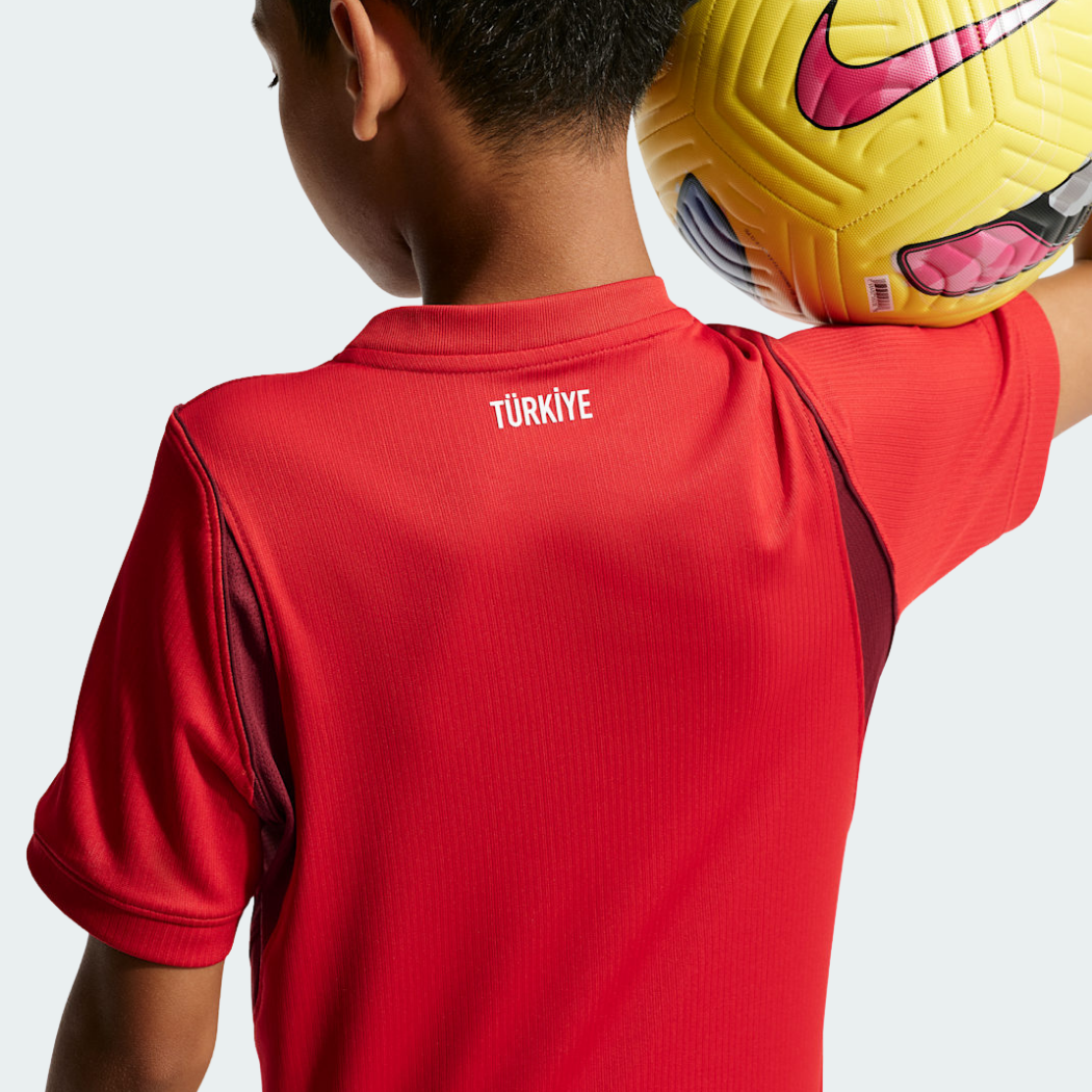 Camisa Infantil Turquia 2026/27 I, detalhe do escudo