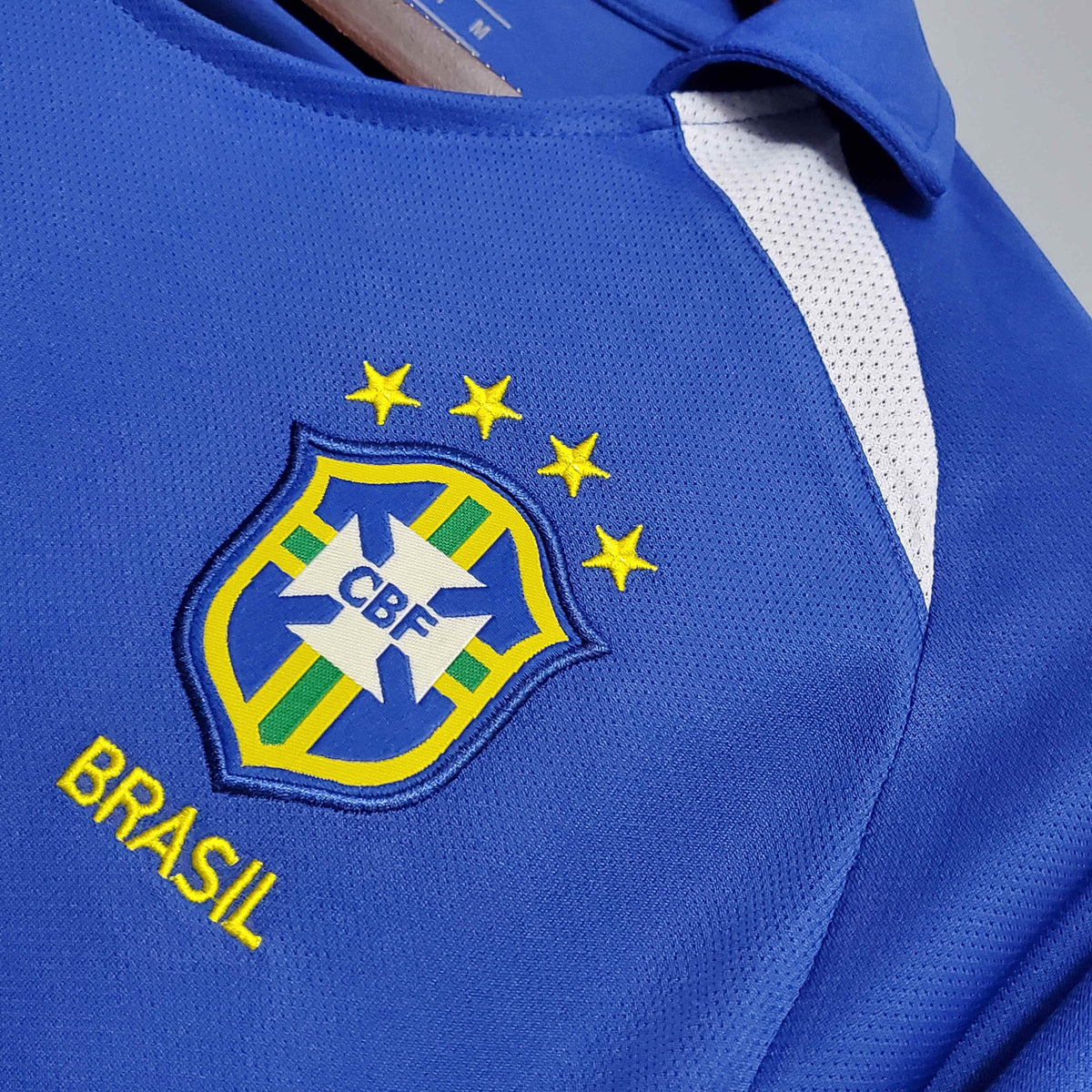 Camisa Seleção Brasil II - Retrô 2002, detalhe da gola