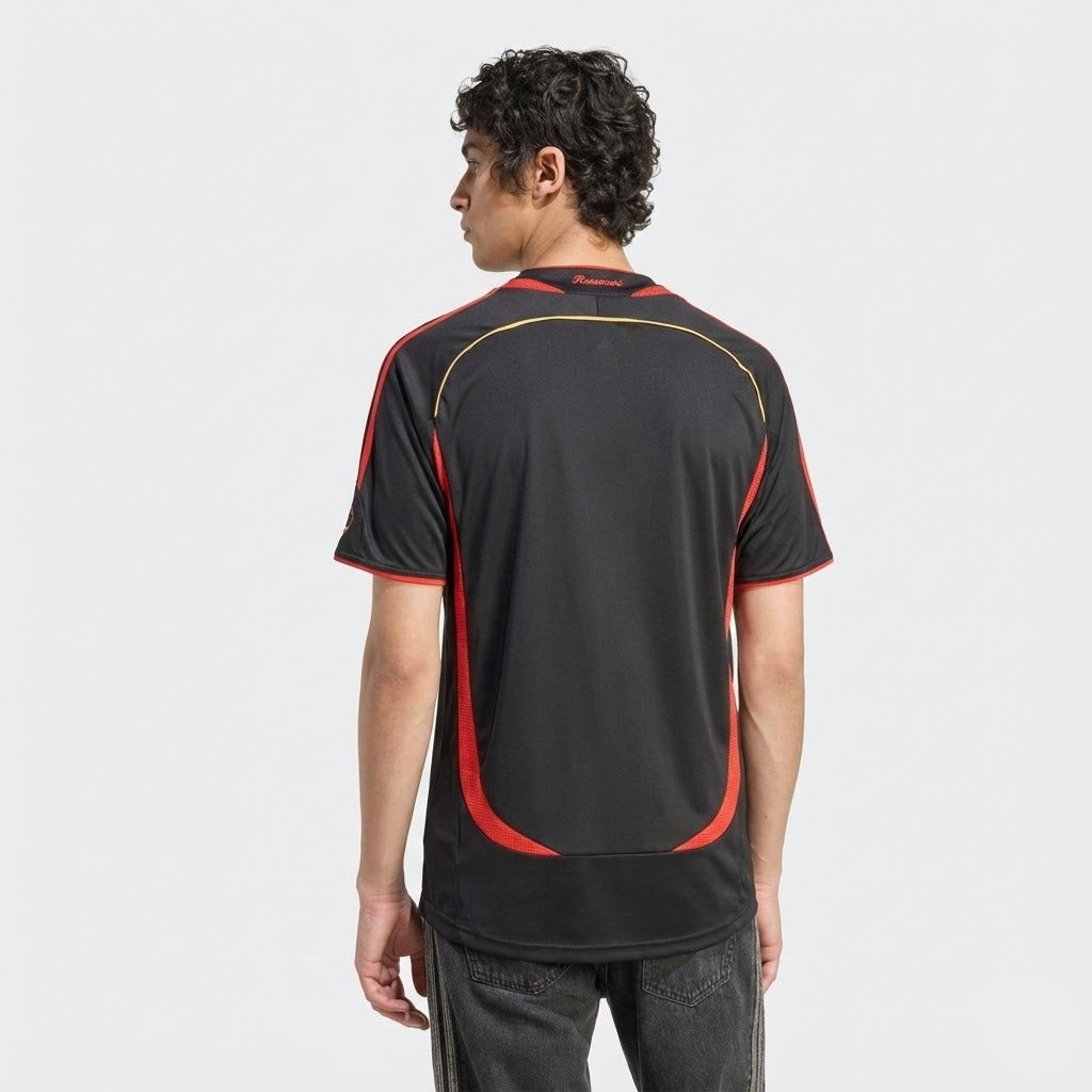 Camisa Retrô Milan 2006/07 II, vista de frente
