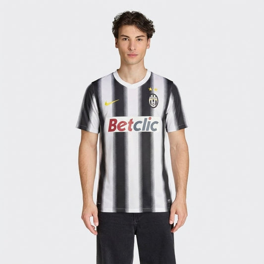 Camisa Retrô Juventus 2011/12 I na TSN Sports