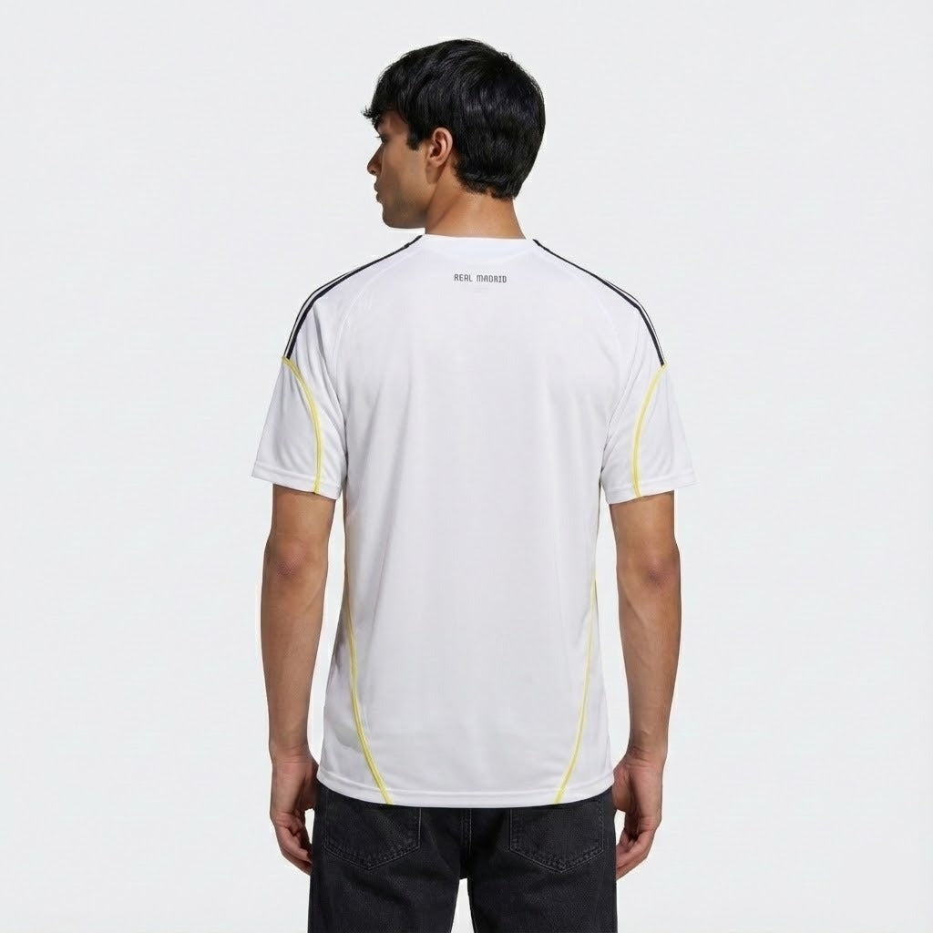 Camisa Retrô Real Madrid 2009/10, vista de frente