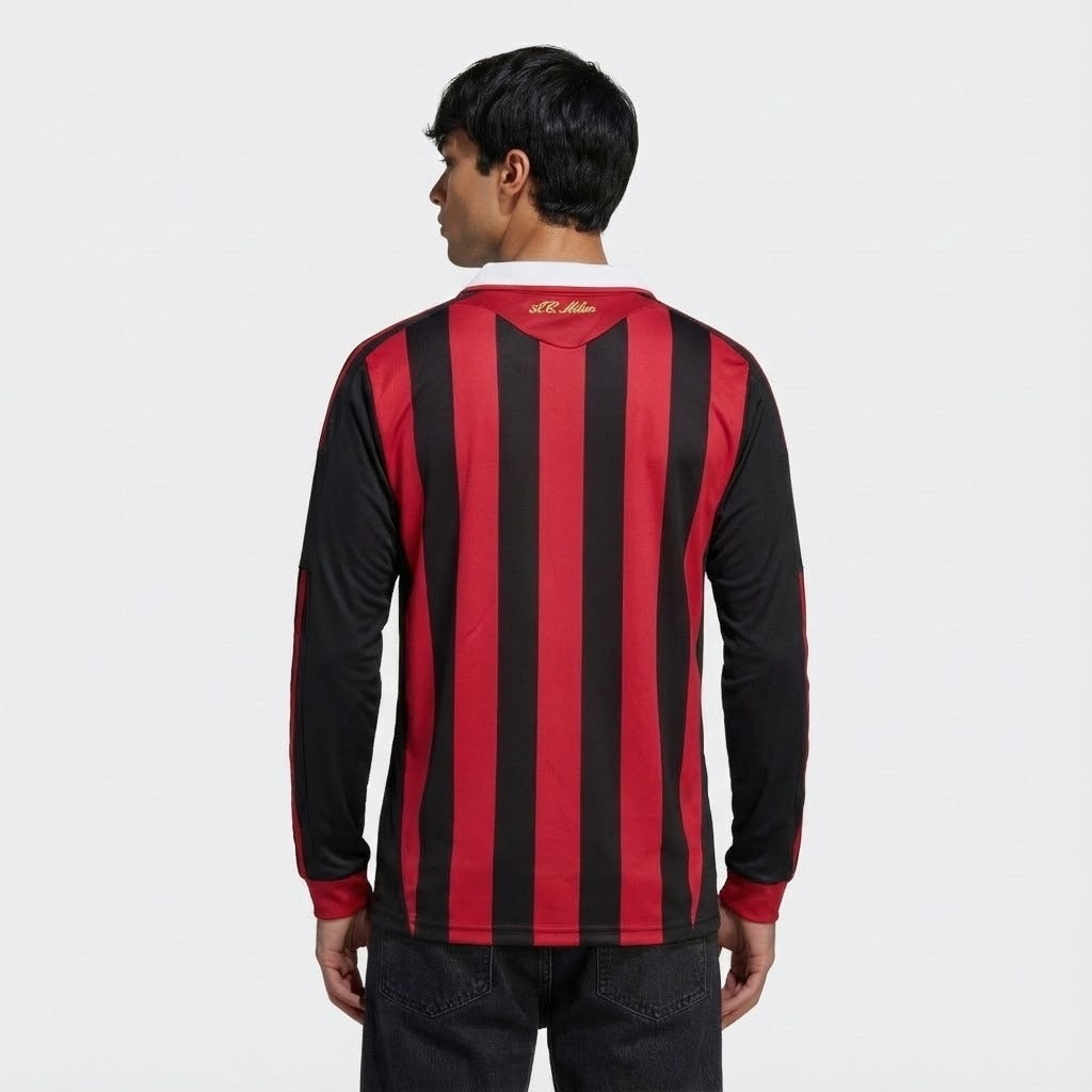 Camisa Retrô Milan 2009/10 I Manga Longa, vista de frente