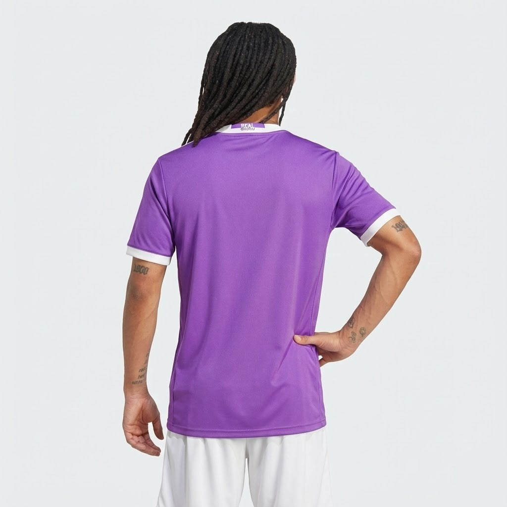 Camisa Retrô Real Madrid 2017/18 III, vista de frente