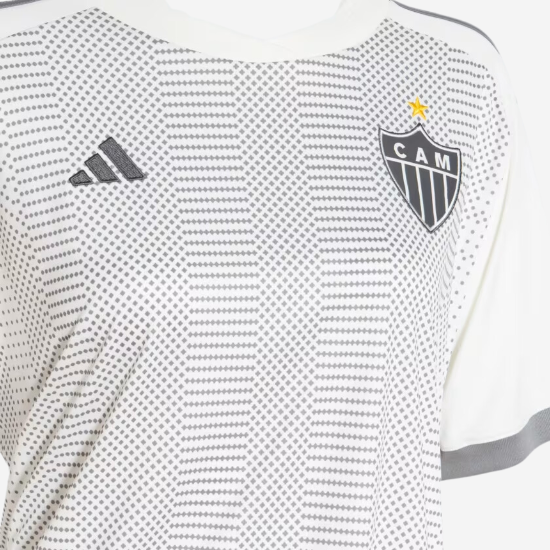 Camisa Feminina Adidas Atlético Mineiro 2024/25 II, detalhe do escudo