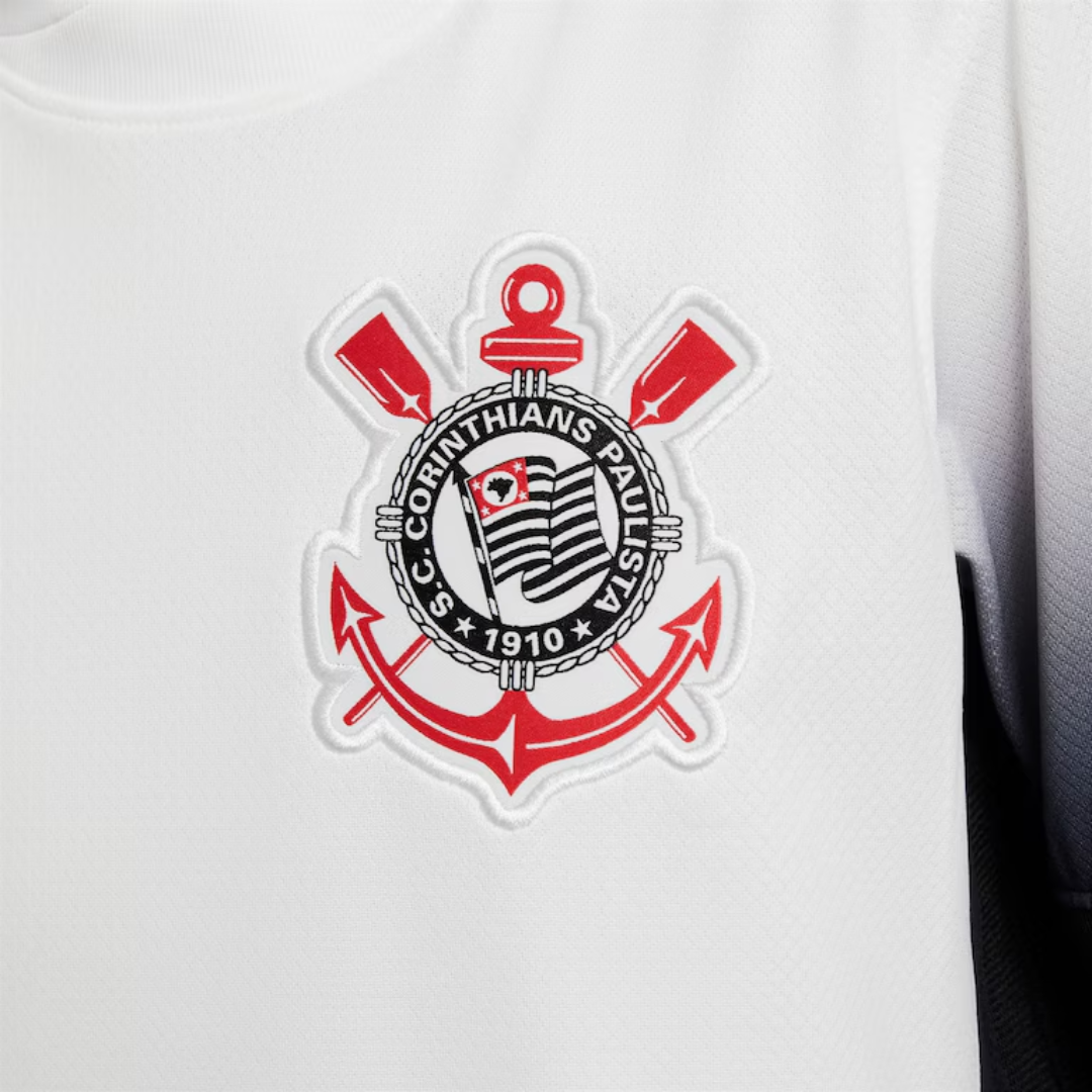 Camisa Infantil Nike Corinthians 2024/25 I Torcedor, detalhe do escudo