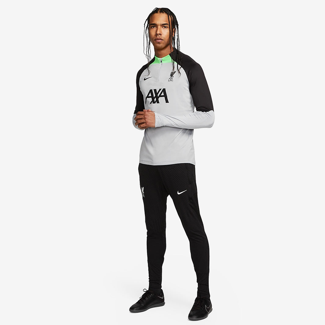 Camisa Manga Longa de Treino Nike Liverpool FC 2023/24, vista de frente