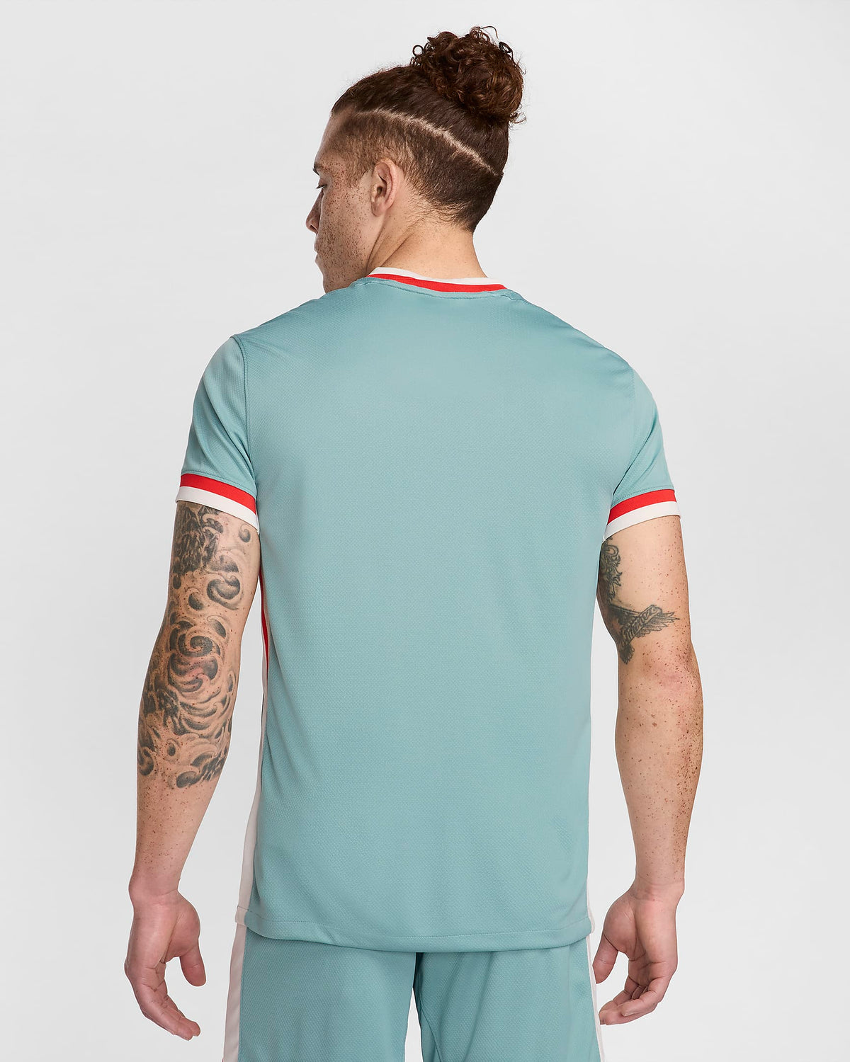 Camisa Nike Atlético Madrid 2024/25 II, detalhe do escudo