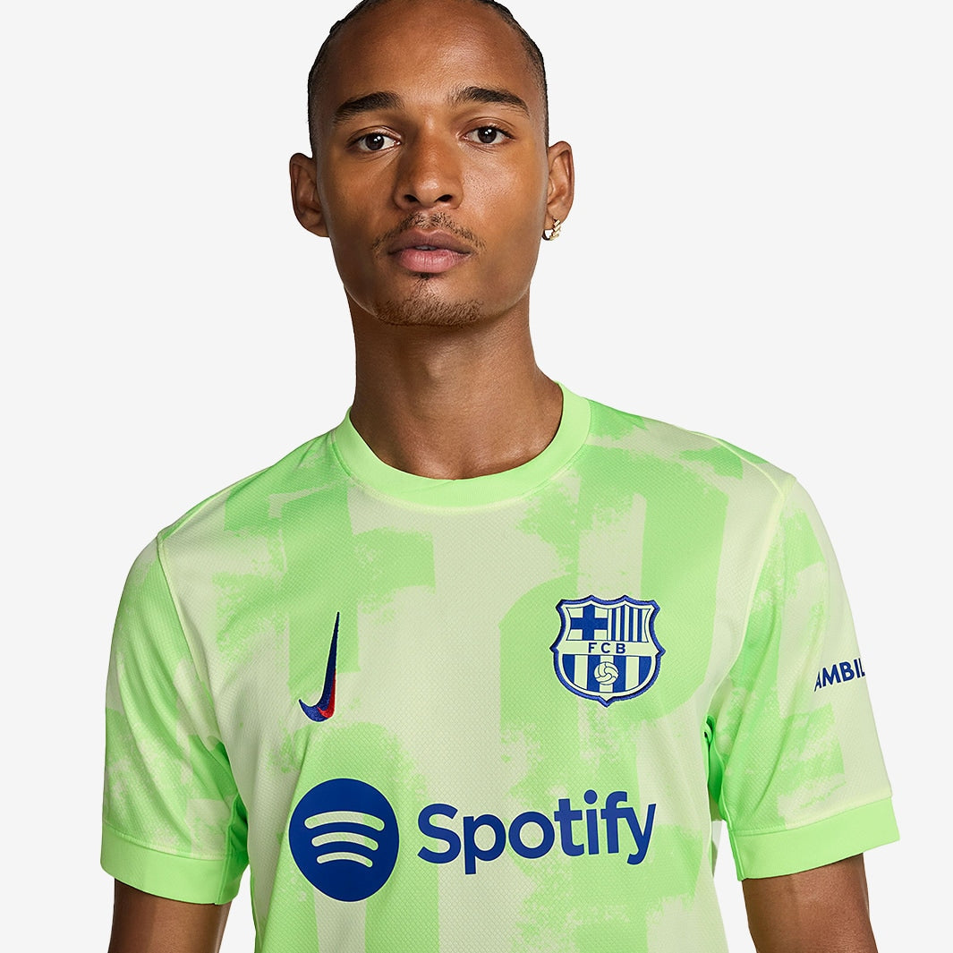 Camisa Nike FC Barcelona 2024/25 III Jogador, detalhe do escudo