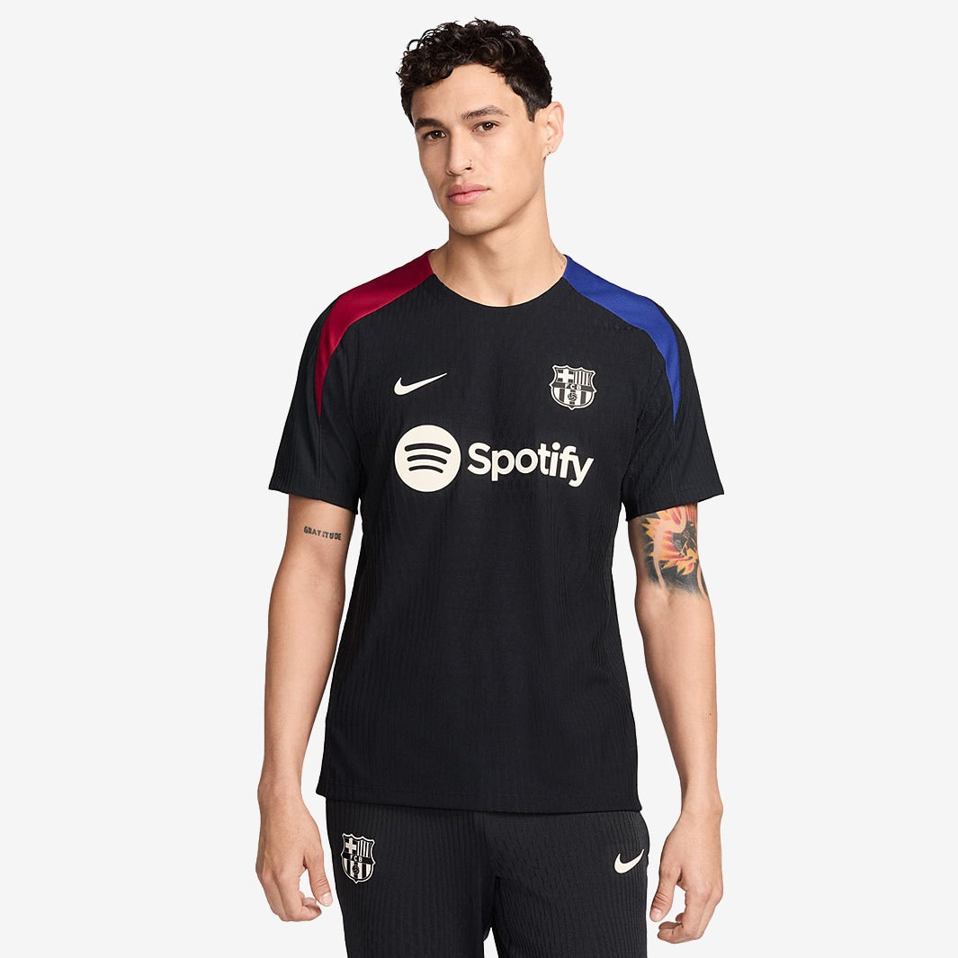 Camisa Treino Nike FC Barcelona 2024/25 na TSN Sports