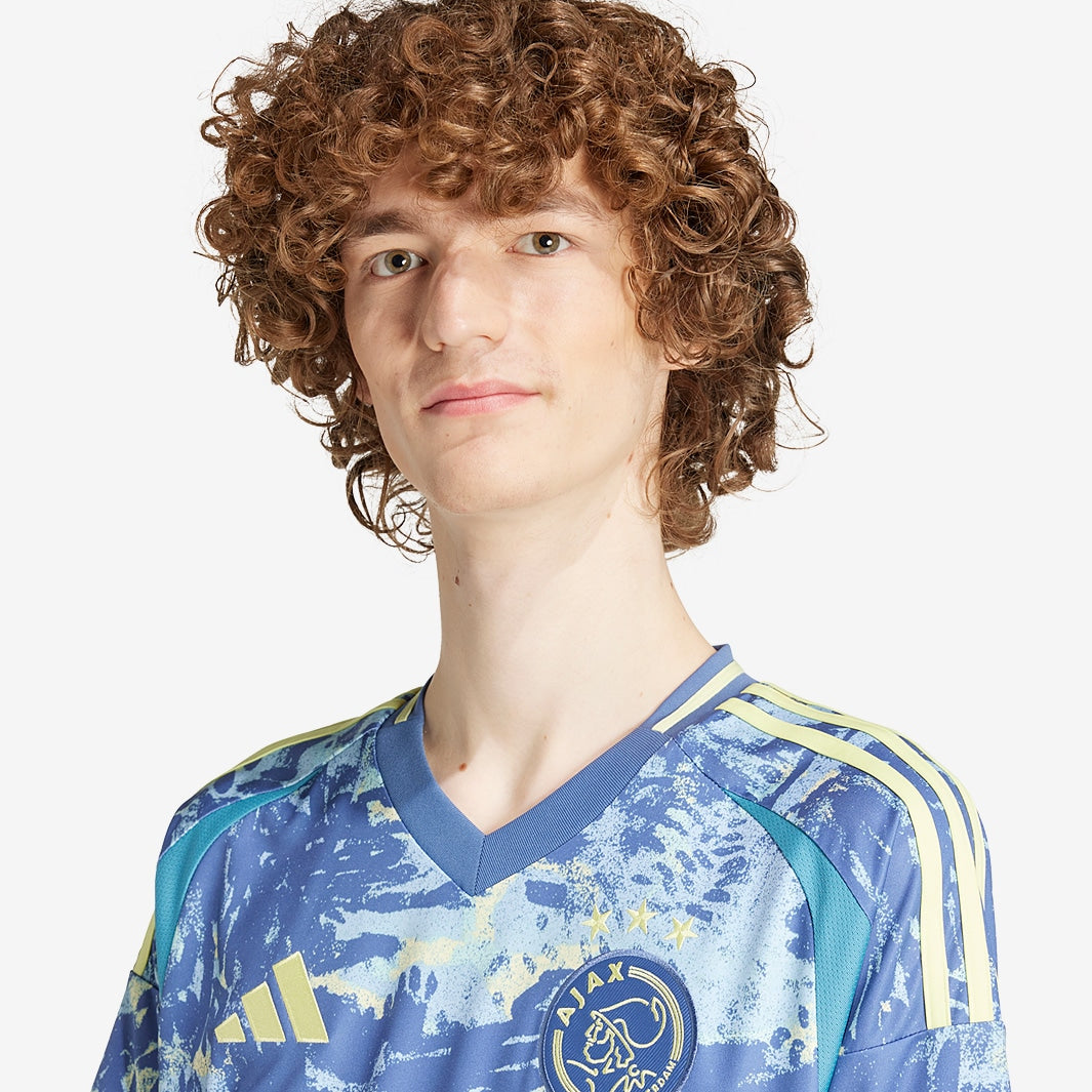 Camisa Adidas Ajax Amsterdam 2024/25 II, detalhe da gola