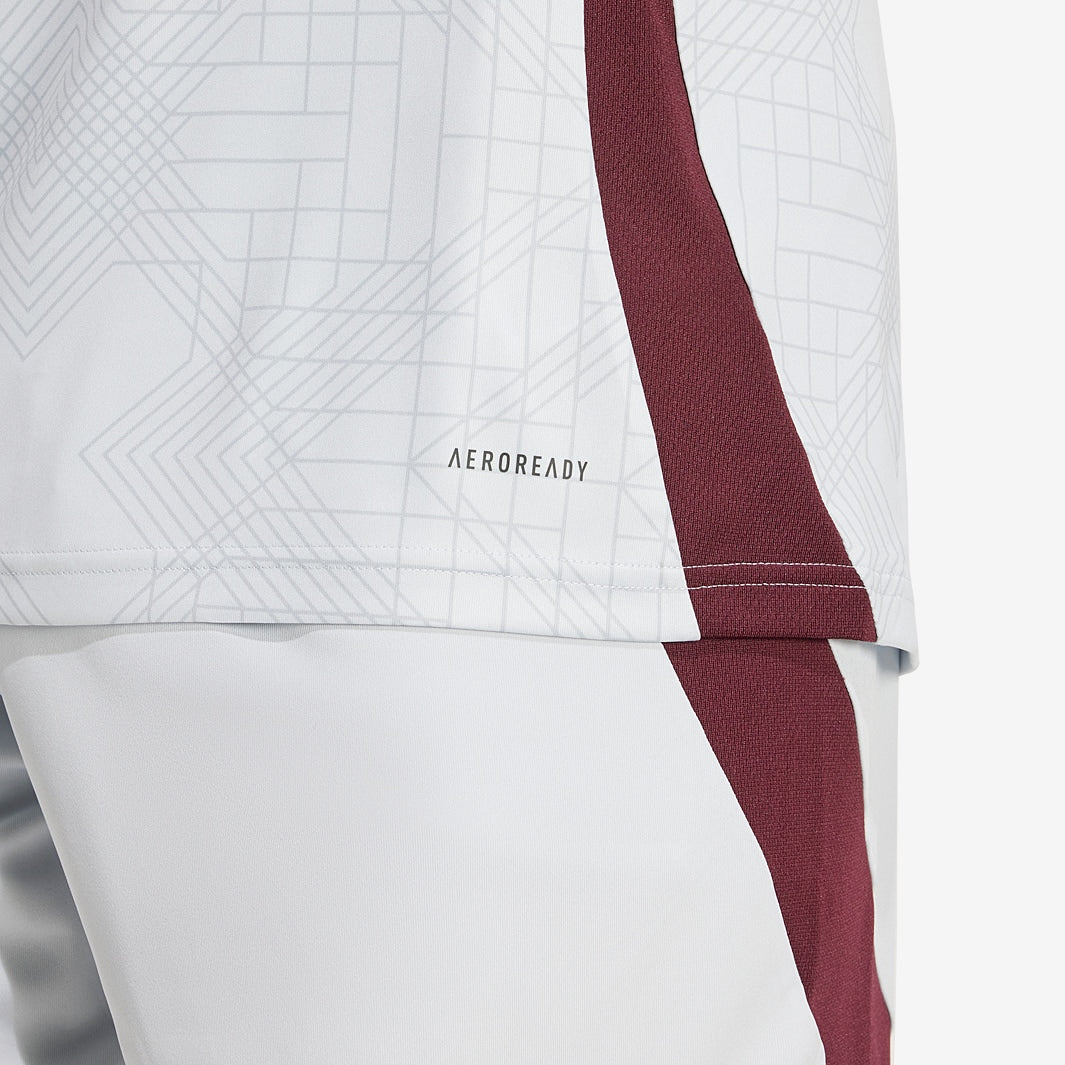Camisa Adidas Ajax Amsterdam 2024/25 III, detalhe da manga