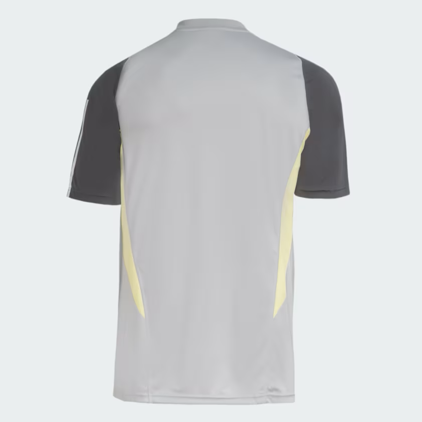 Camisa Adidas Atlético Mineiro Treino 2024, detalhe do escudo