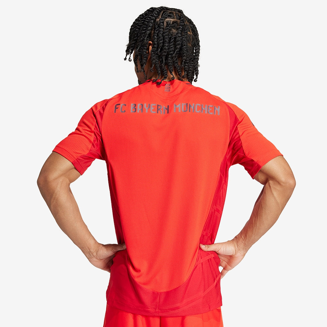 Camisa Adidas Bayern de Munique 2024/25 I Authentic, vista de frente