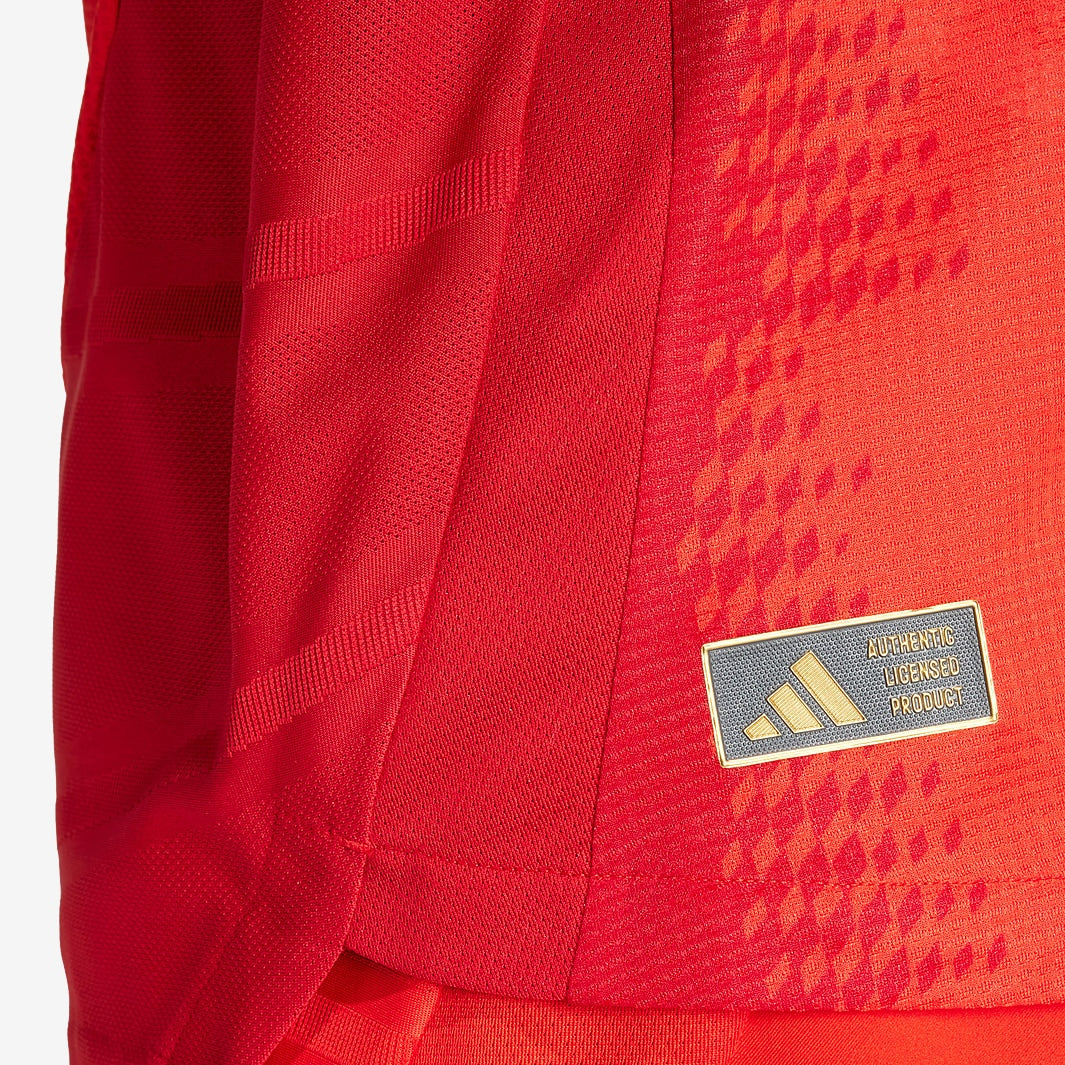 Camisa Adidas Bayern de Munique 2024/25 I Authentic, detalhe do escudo