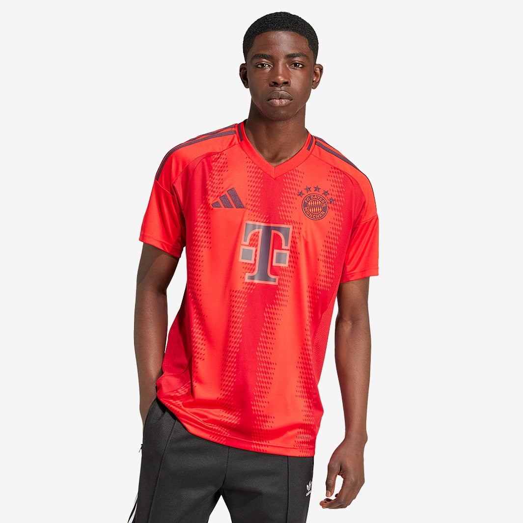 Camisa Adidas Bayern de Munique 2024/25 I Torcedor, vista de frente